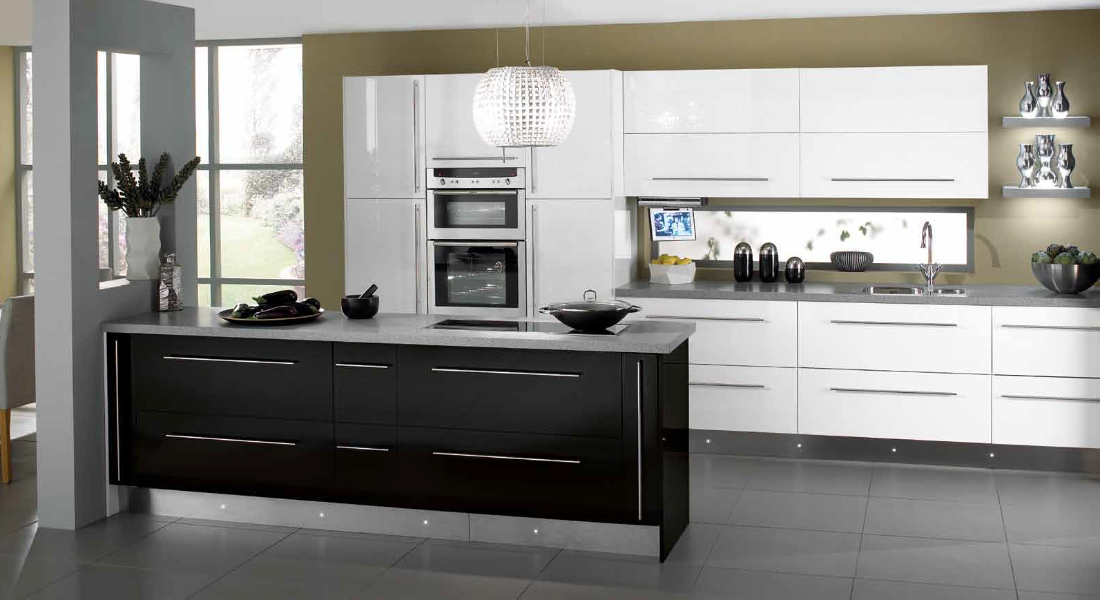 Deedale-White-Black-2