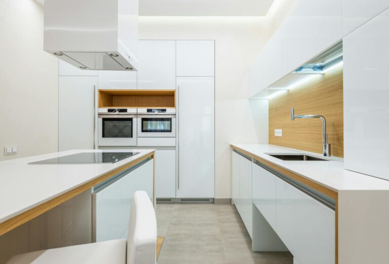 Handleless vs Shaker vs In-Frame: Which Kitchen Style Suits?