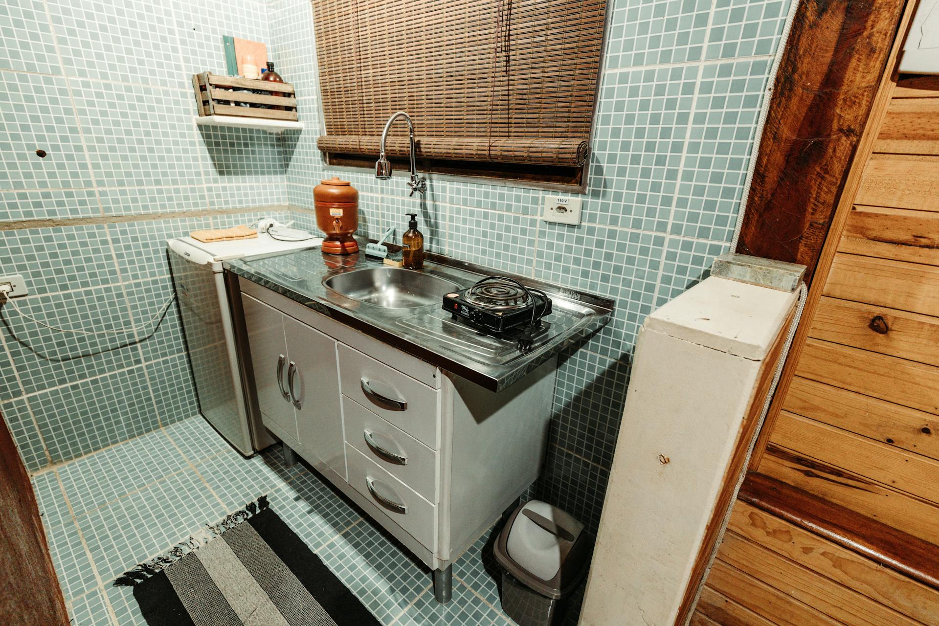 Keeping the rooms separate — a new kitchen in the 1930s footprint